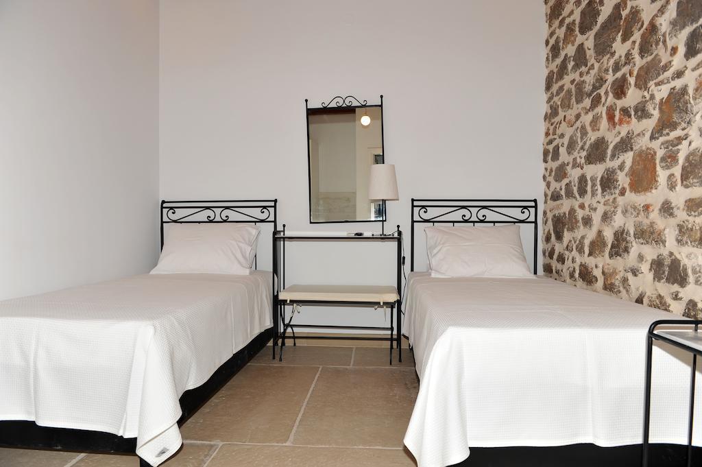 הידרה Guesthouse Alexandra מראה חיצוני תמונה