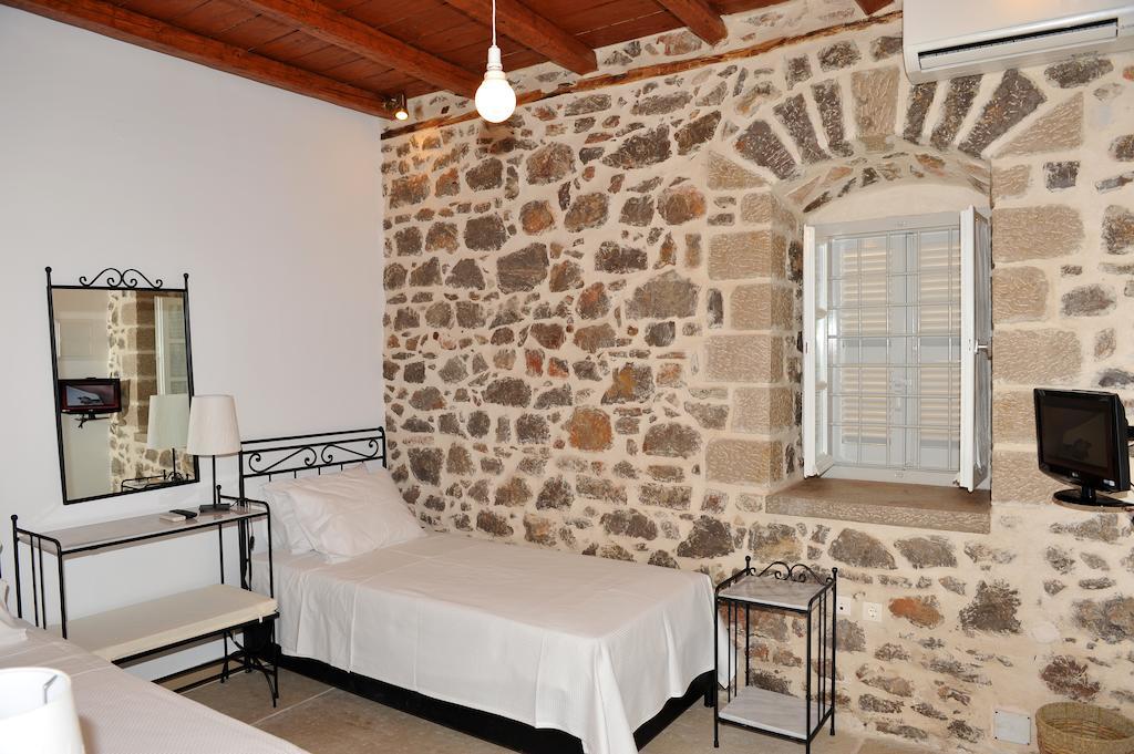 הידרה Guesthouse Alexandra מראה חיצוני תמונה