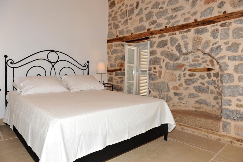 הידרה Guesthouse Alexandra מראה חיצוני תמונה
